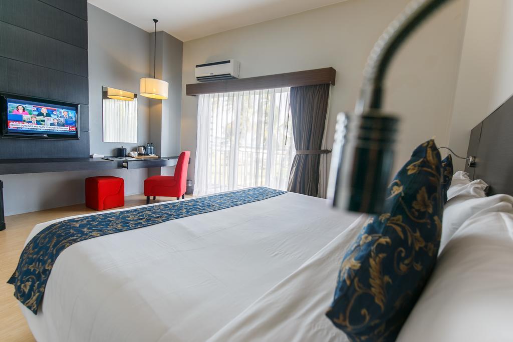 Solea Seaview Resort Lapu-Lapu City Kültér fotó